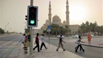 504387510 jumeirah mosque traffic light dubai place of worship 1