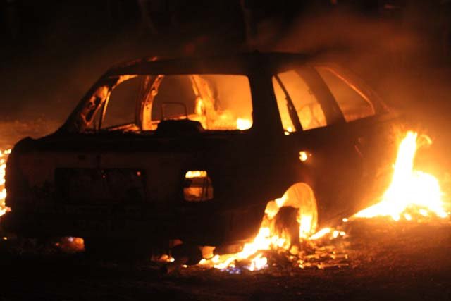 Parked car mysteriously bursts to flames in Abu Dhabi 