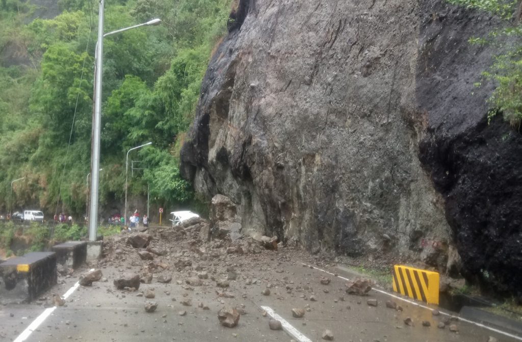 Kennon Road landslide kills one, injures 7 The Filipino Times