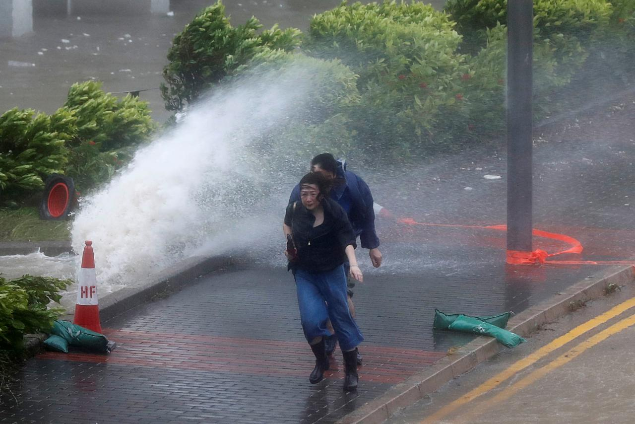 Typhoon Hato kills 3 people in Macau, causes heavy flooding in HK - The Filipino Times1280 x 854