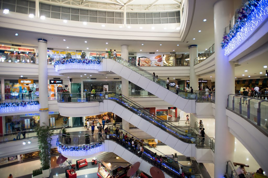 OFW remittances keep PH malls alive - The Filipino Times