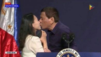 Duterte kiss woman 1