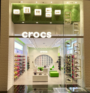 crocs crescent mall