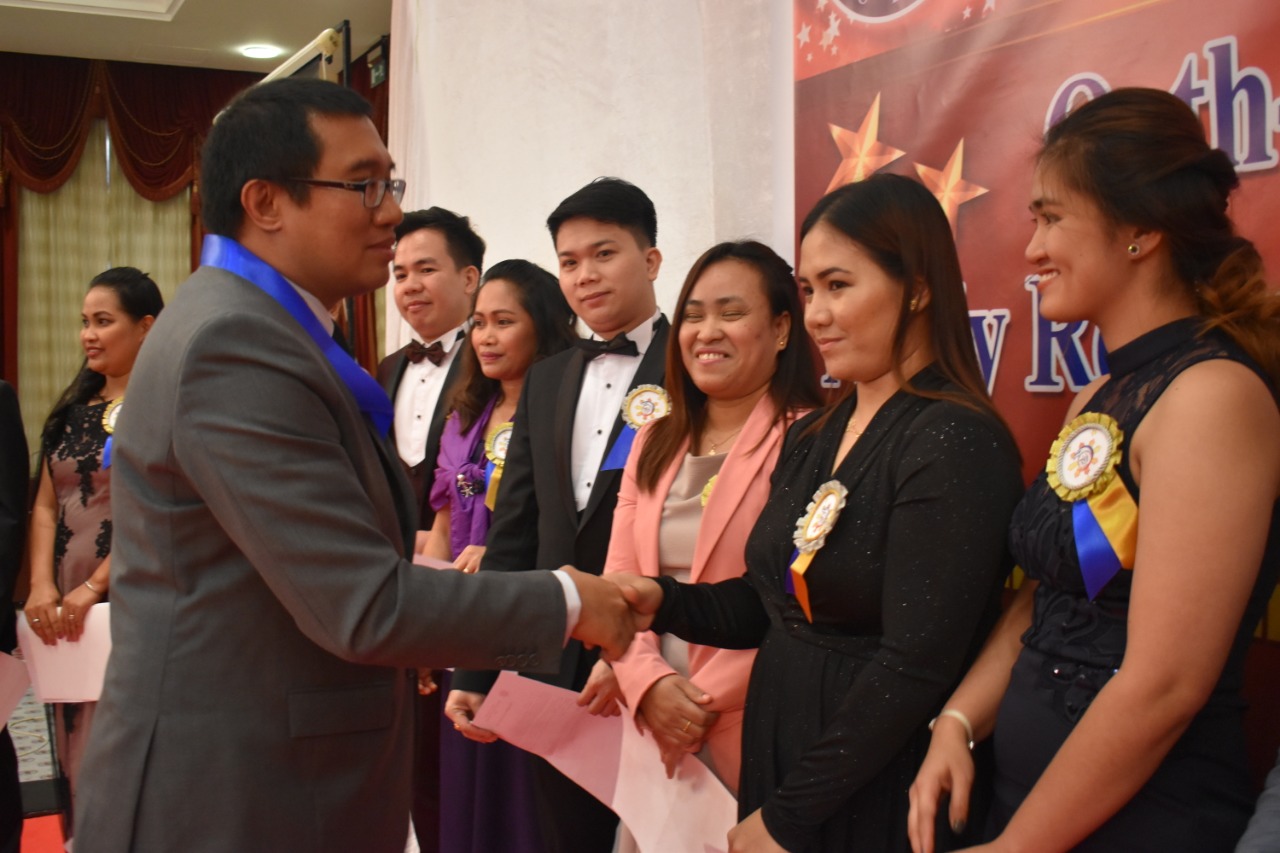 newly-licensed-professional-teachers-this-2018-take-oath-in-abu-dhabi