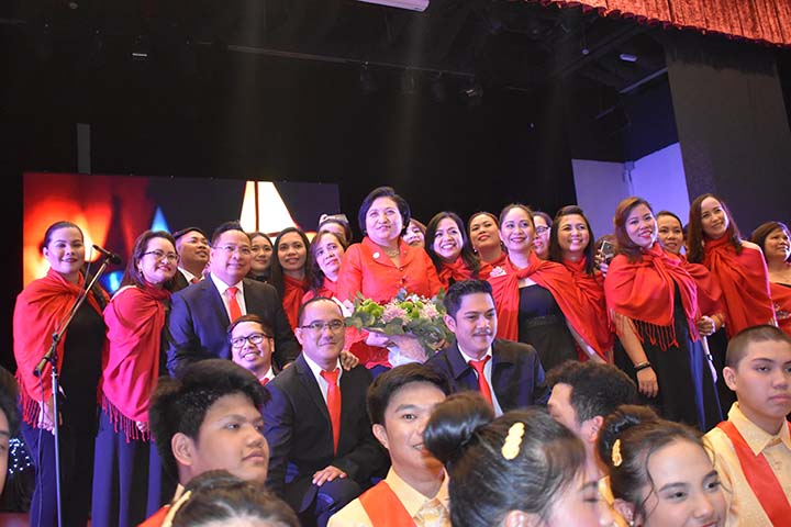 Paskuhan Pinoy Amba Choir