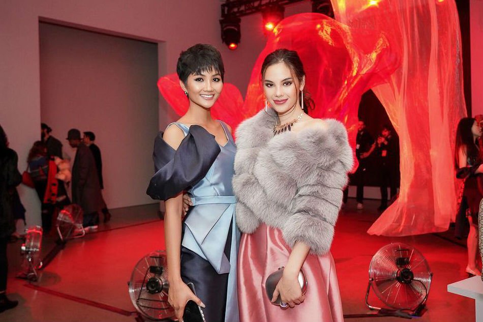 LOOK: Catriona Gray reunites with Miss Vietnam H'hen Nie 