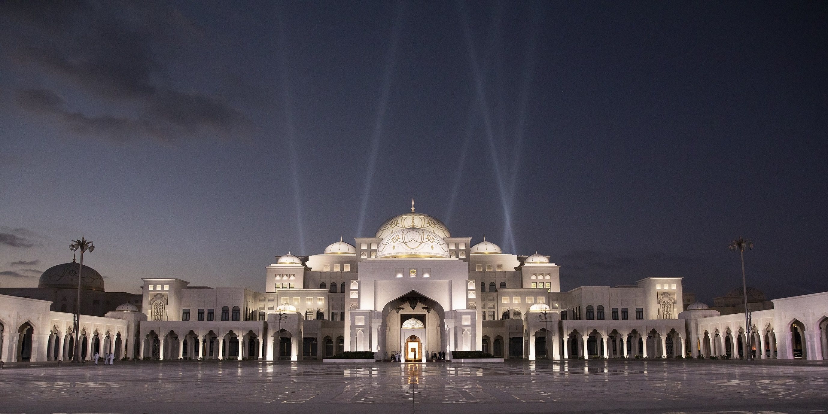 qasr al watan library palace