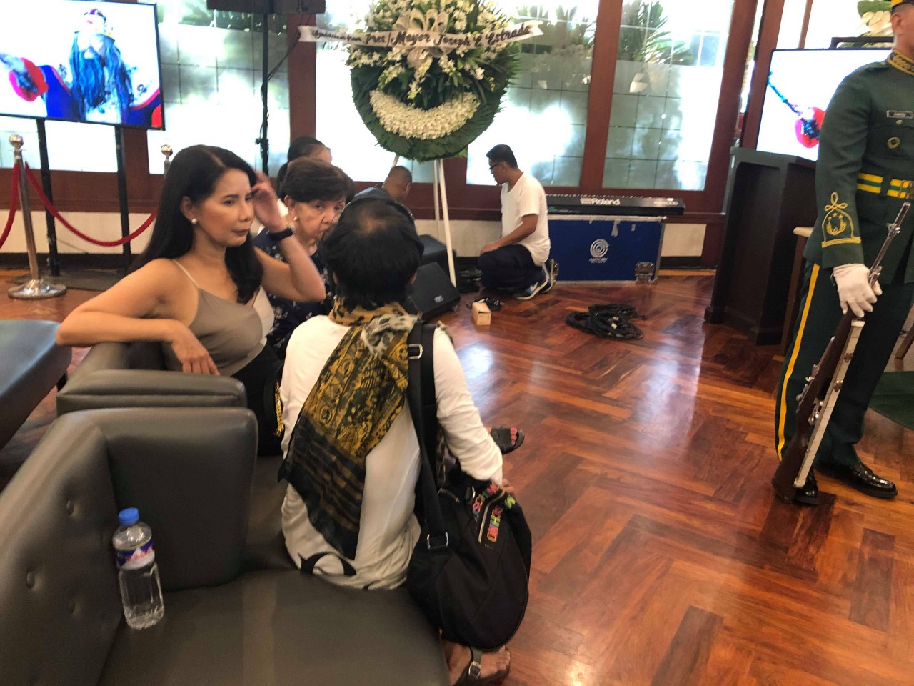 Eddie Garcia’s former leading ladies reunite in his wake The Filipino