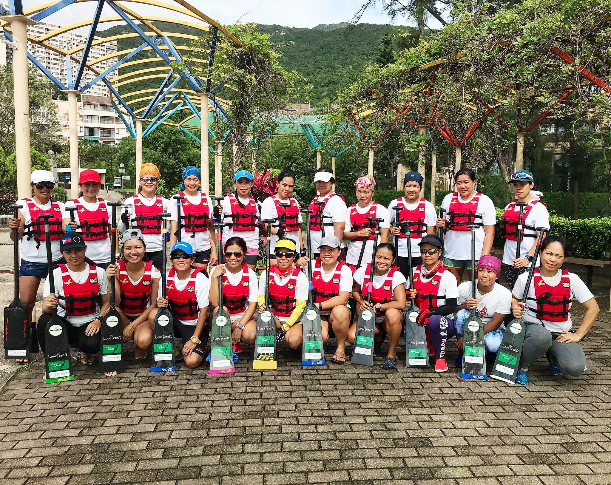 Filipina maids in HK paddle for gold in dragonboat races 
