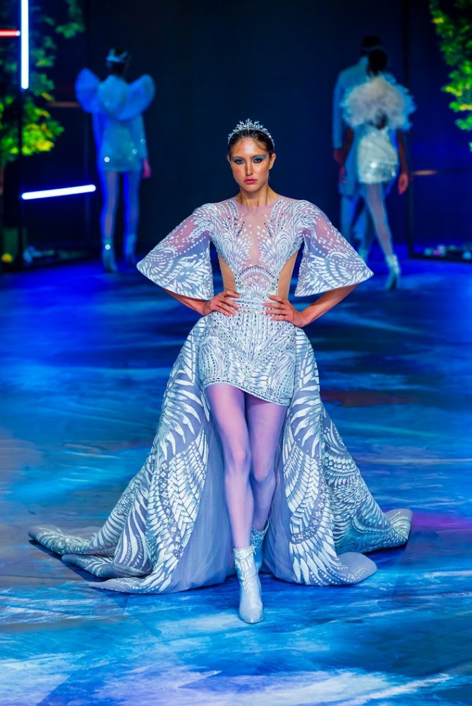 Look Michael Cinco Stuns International Audiences With Swan Lake Inspired Gowns At Fashion Forward Dubai The Filipino Times