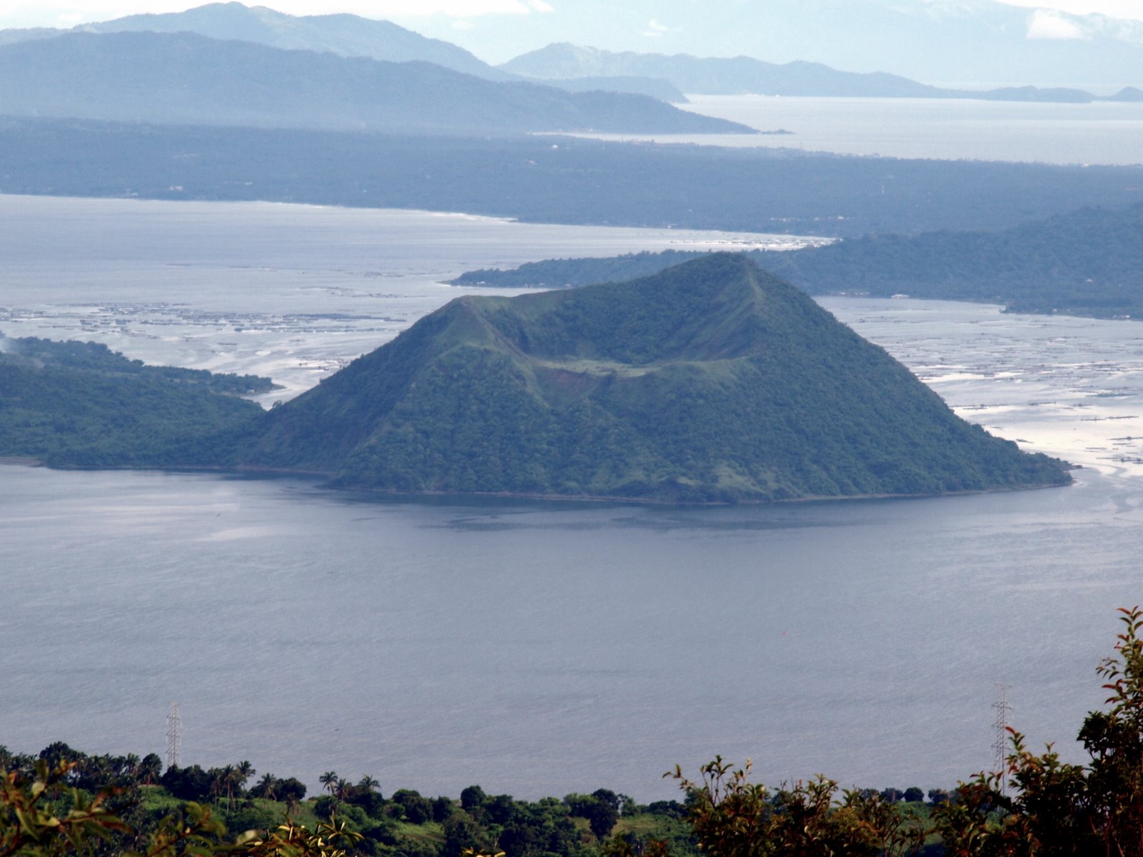 Phivolcs monitors volcanic smog ‘vog’ over Taal Volcano - The Filipino
