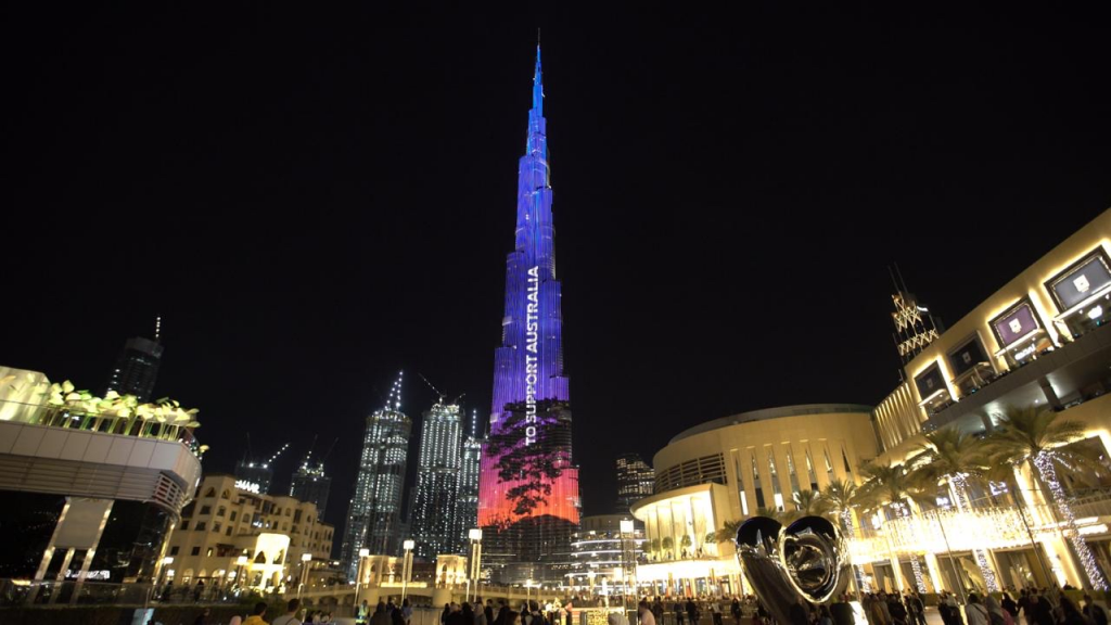 WATCH: UAE lights Burj Khalifa with #MatesHelpMates in display of ...