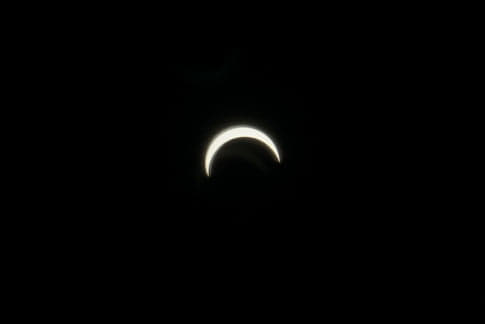 Netizens share images, clips of solar eclipse in UAE - The Filipino Times