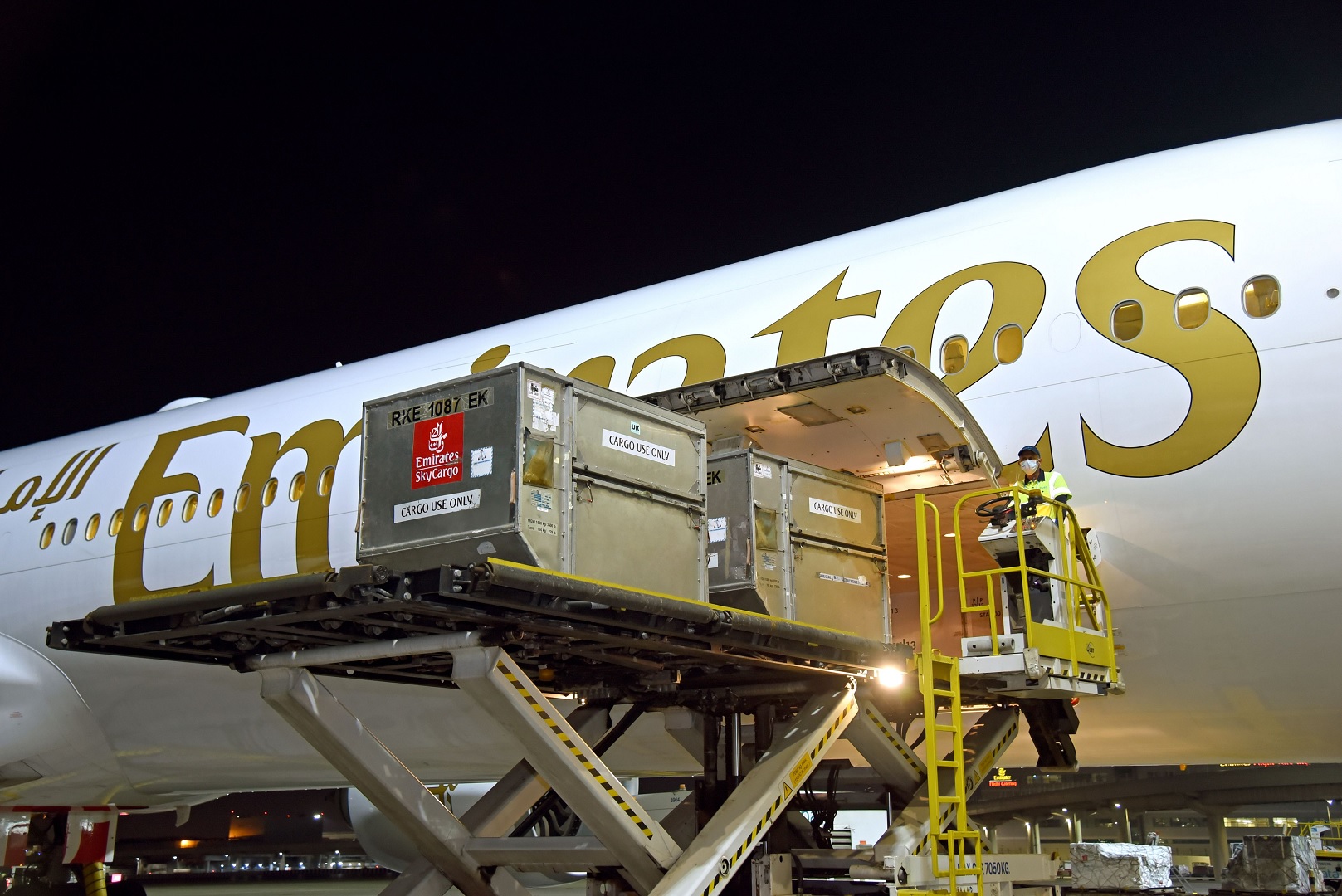emirates skycargo pfizer vaccine batch 1 b