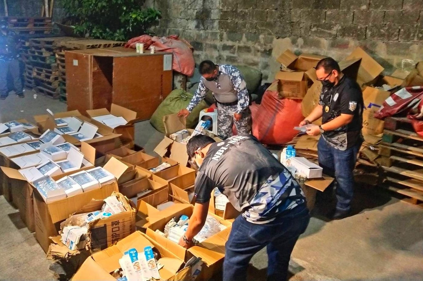 Authorities seized Php70 million fake face shields in Parañaque - The ...