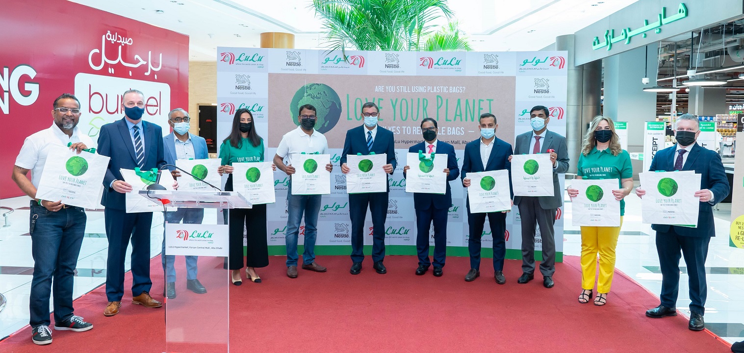 LuLu Hypermarkets introduces reusable and paper bags at Saudi