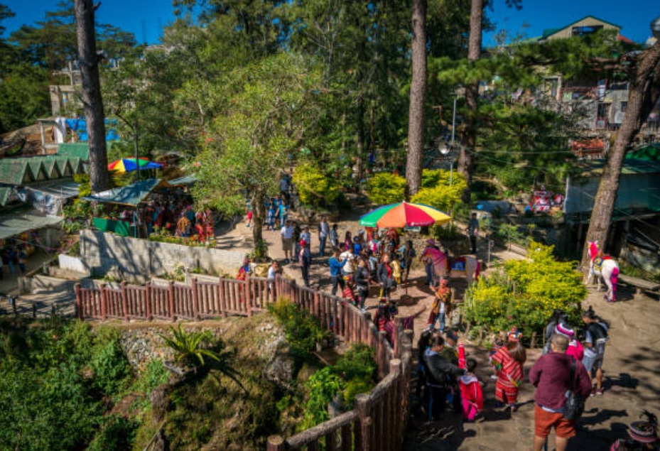 Baguio city starts allowing vaccinated travelers