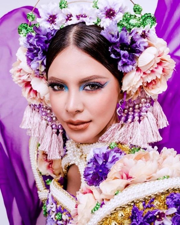 Look Miss World Ph Tracy Maureen Perez Wows In Moon Goddess National Costume The Filipino Times