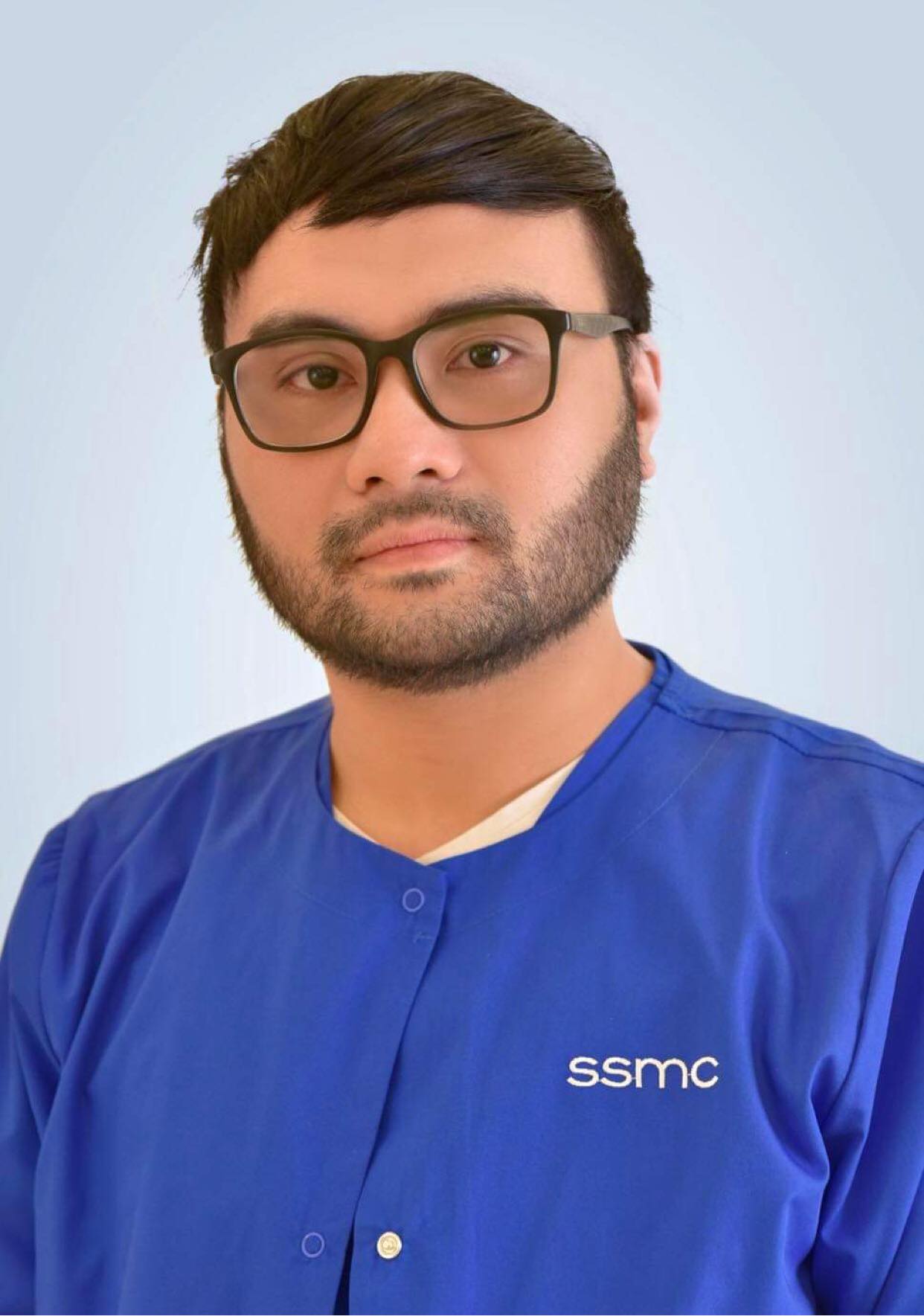 Louie Van Emil Molina Nurse, 10 years in UAE "Laking tuwa ko po nitong nakaraan linggo na inanunsyo ng Gobyerno na binigyan nila prebilehiyo ang mga Nurse at Doctor na magkaroon ng Golden Visa. Maraming salamat po sa UAE gov’t sa binigay ninyong pribilehiyo, lalo ko papong pag bubutihin ang paglilingkod sa mamayan at sa mga iba’t ibang lahi na nakatira sa UAE partikular na sa Abu Dhabi kung saan ako ay nag prapractice ng aking propesyon bilanng Nurse. Muli po ako ay nagpapasalamat sa pribilehiyong binigay nyo sakin bilang manggagawa ng bansa ninyo naway mag patuloy papo kayo sa napakagandang program na binibigay nyo saming mga expat."