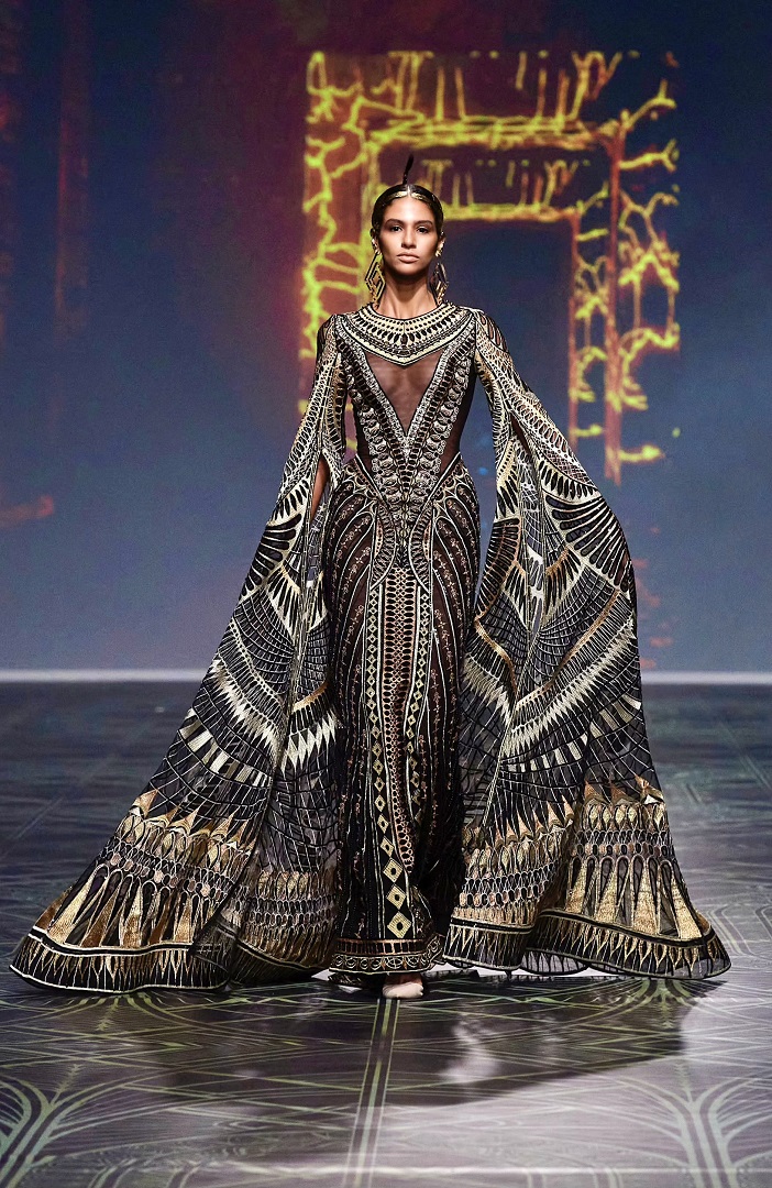 LOOK: Cinco's 'Impalpable Dream of Egypt' at Arab Fashion Week in Dubai ...