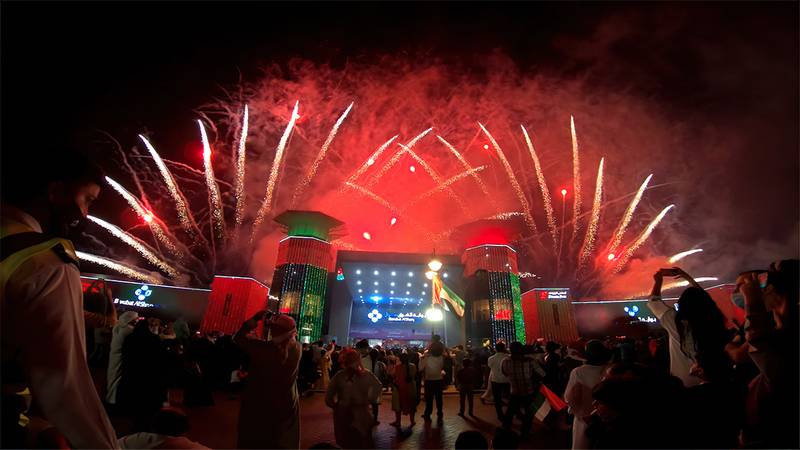 fireworks 2022 uae bawabat al sharq