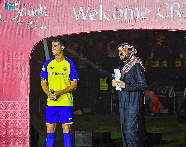 Cristiano Ronaldo receives enthusiastic welcome from Al-Nassr