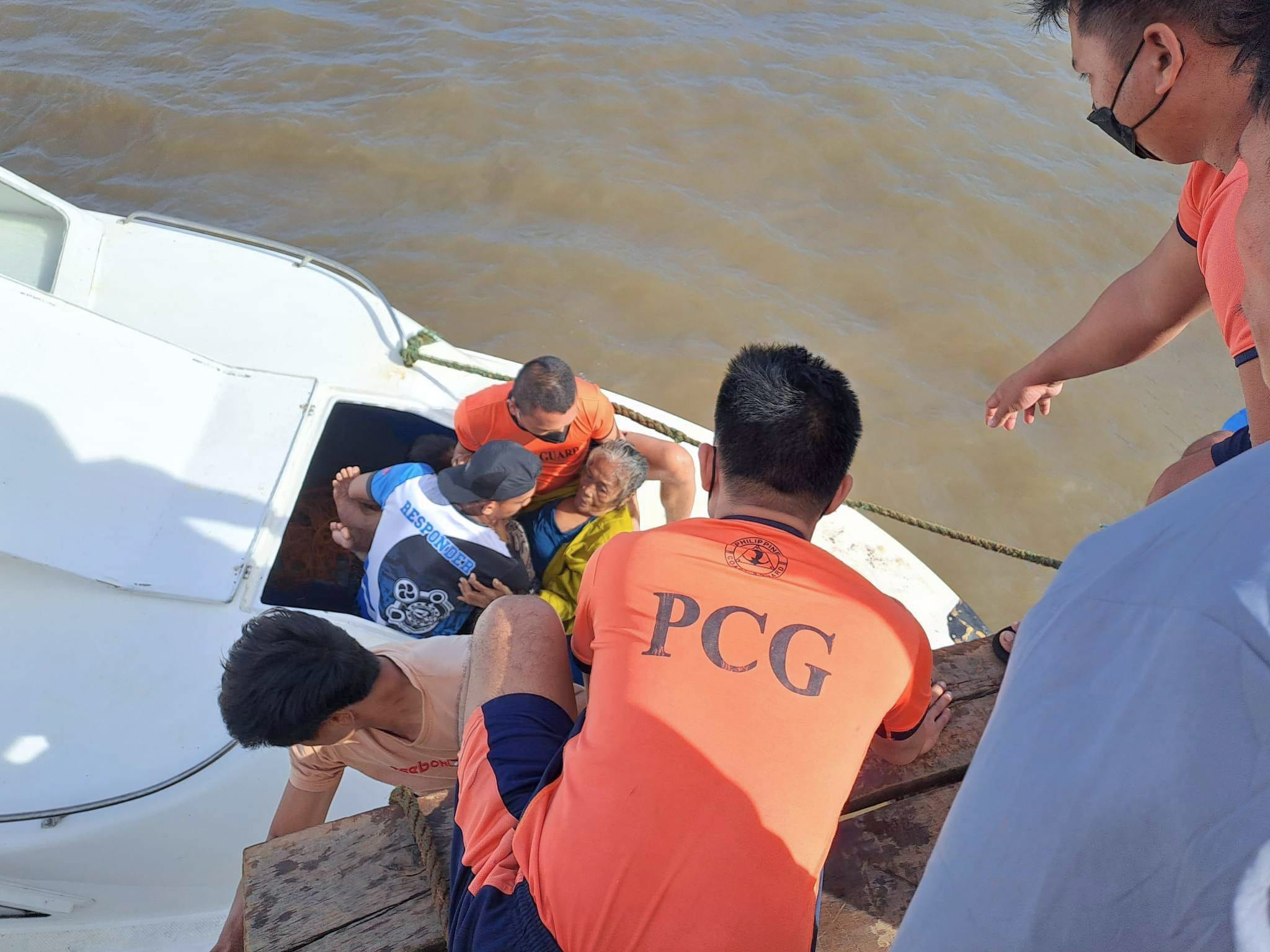 philippine coast guard 41 passengers 4