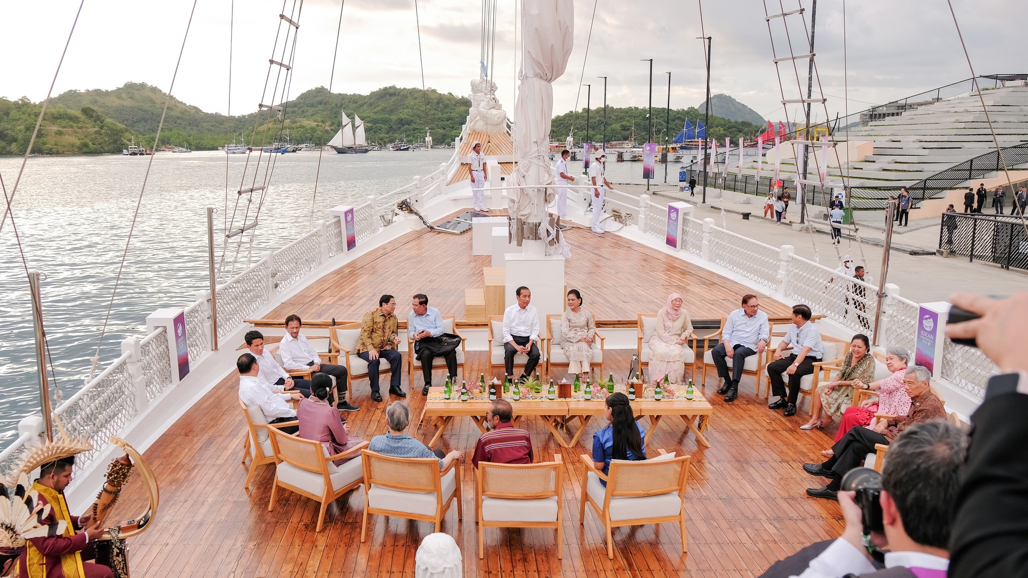 Marcos Enjoys Sunset Cruise With Southeast Asian Leaders - The Filipino ...