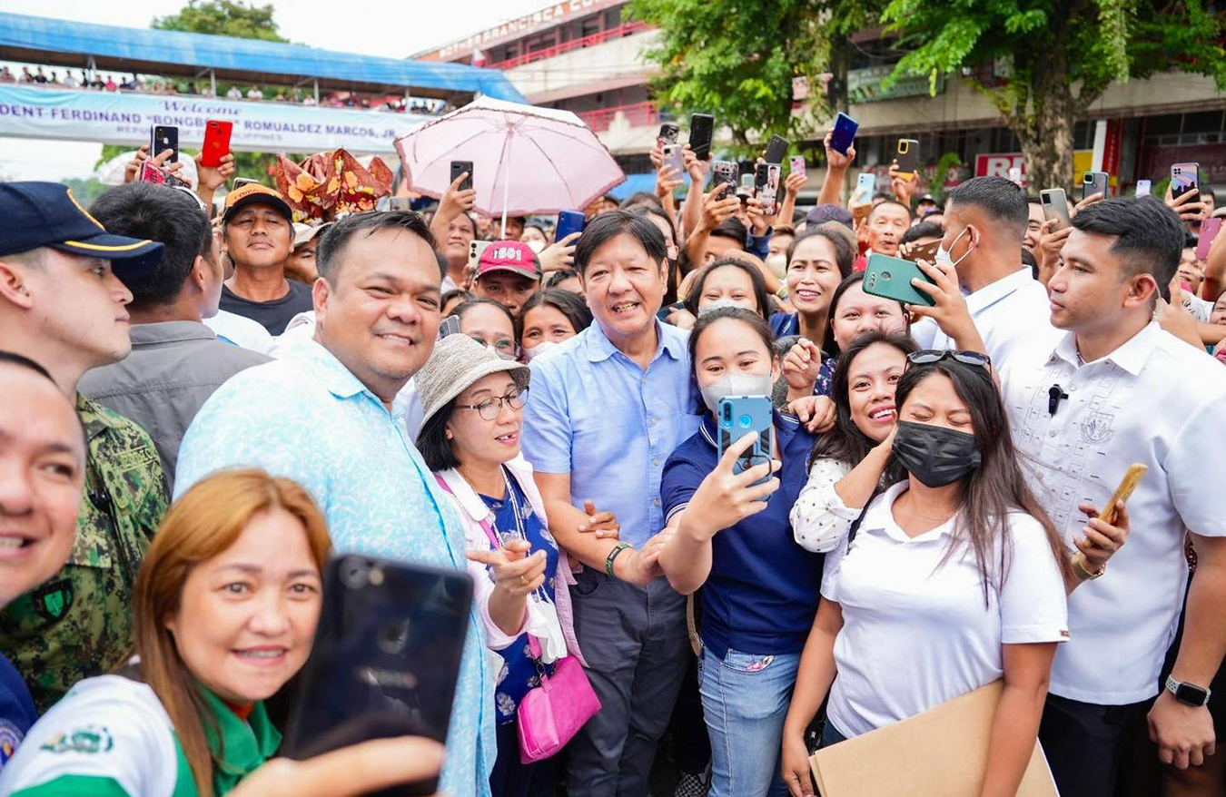 SPOTTED: Why is Pres. Marcos Jr. sporting this wristband worn by UAE ...