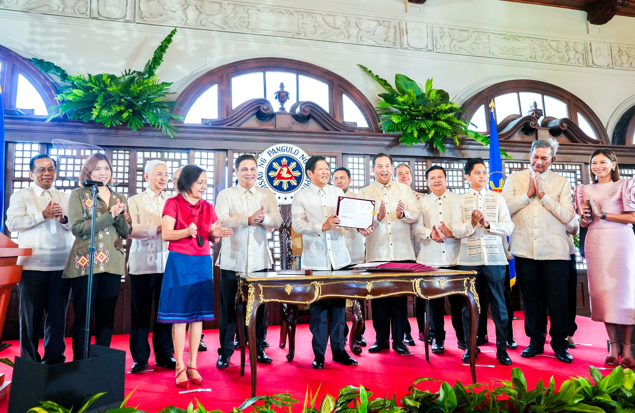 Marcos Signs Controversial Maharlika Investment Fund Law - The Filipino ...