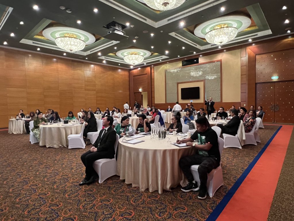 04 During the opening program