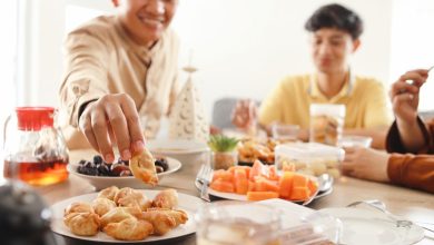 eating arabic food istock